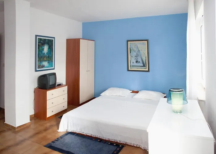 Apartment By The Sea Rastici, Ciovo - 2104 *